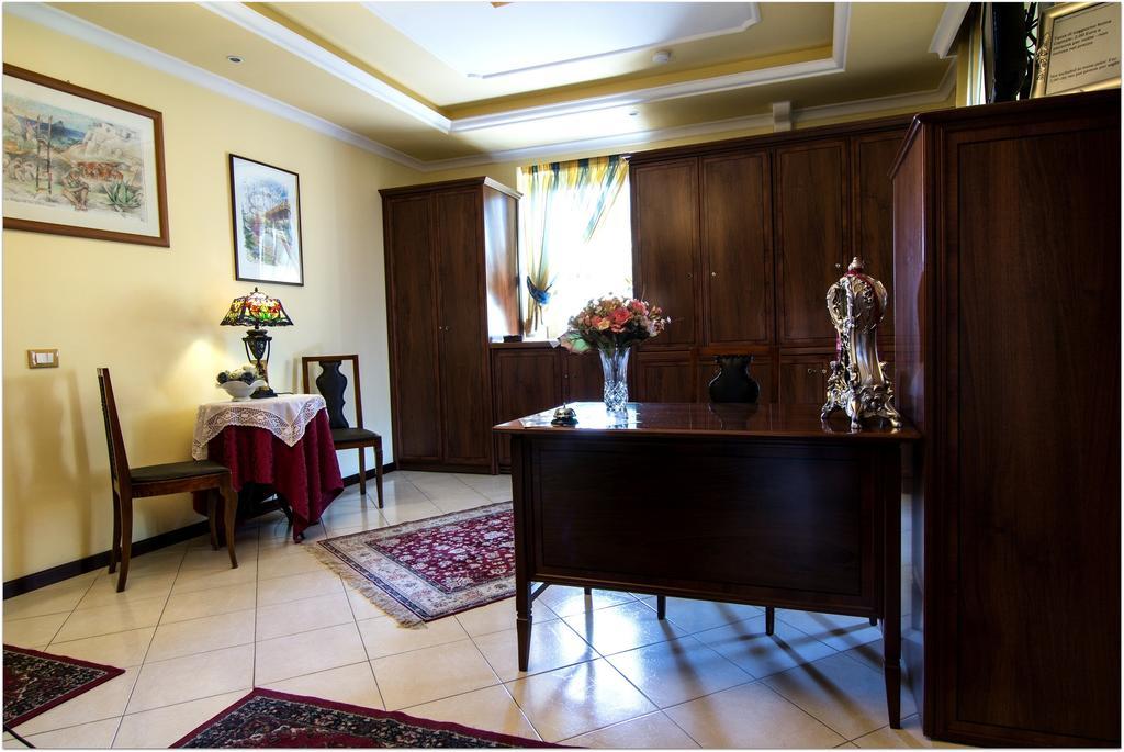 B&B Degli Amici Ciampino Exterior photo