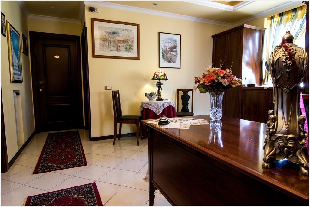 B&B Degli Amici Ciampino Exterior photo